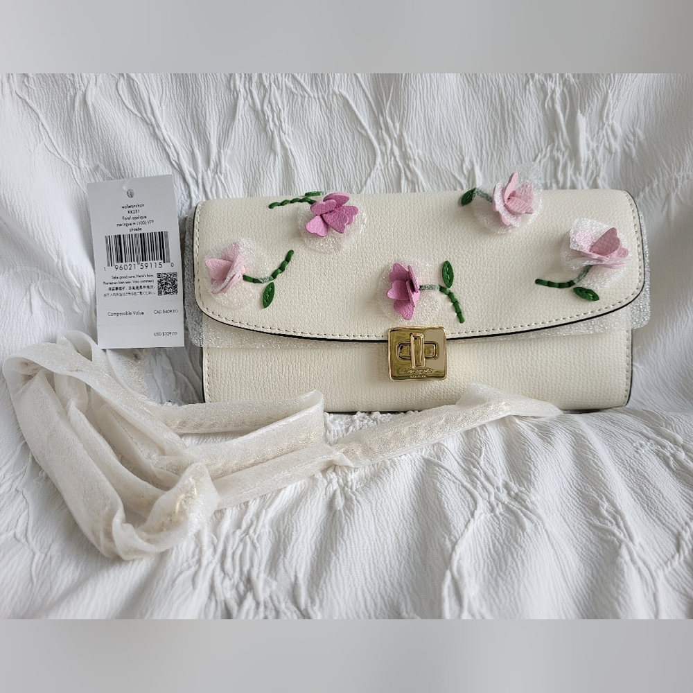 Phoebe Floral Applique Turnlock Wallet-on-chain